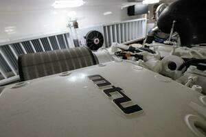 2021 Viking 72 Enclosed Bridge thumbnail 50