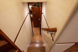 2021 Viking 72 Enclosed Bridge thumbnail 26