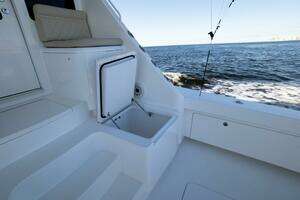 2021 Viking 72 Enclosed Bridge thumbnail 43