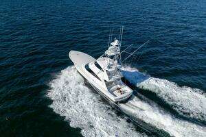 2021 Viking 72 Enclosed Bridge thumbnail 59