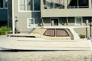Landfall 33ft Greenline Yacht For Sale