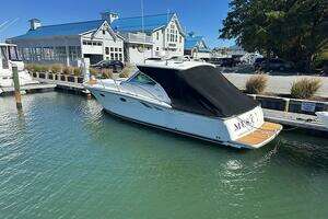 2000 Tiara Yachts 3500 Open thumbnail 37