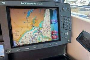2000 Tiara Yachts 3500 Open thumbnail 16