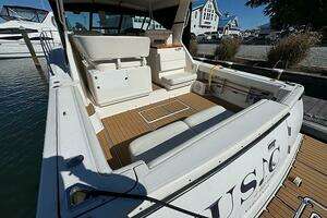 2000 Tiara Yachts 3500 Open thumbnail 4