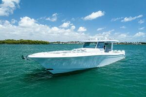 56FT (17.22M) HCB Worth Avenue Yachts