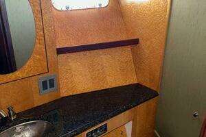 1990 Hatteras 45 Convertible thumbnail 23