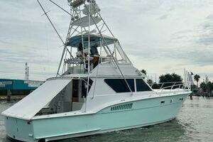 1990 Hatteras 45 Convertible thumbnail 2
