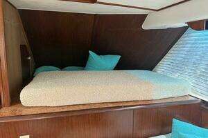 1990 Hatteras 45 Convertible thumbnail 10