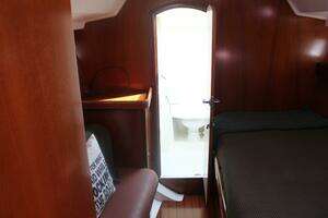 2001 Beneteau 411 thumbnail 33