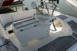 2001 Beneteau 411 thumbnail 8