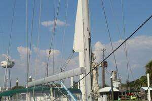 2001 Beneteau 411 thumbnail 3