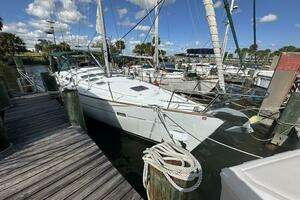 2004 Beneteau 423 thumbnail 3