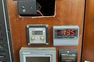 2004 Beneteau 423 thumbnail 26