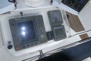 2004 Beneteau 423 thumbnail 11