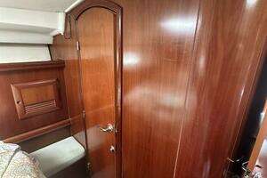 2004 Beneteau 423 thumbnail 45