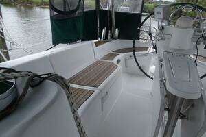 2004 Beneteau 423 thumbnail 13