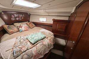 2004 Beneteau 423 thumbnail 43