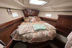 2004 Beneteau 423 thumbnail 42