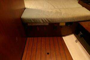2004 Beneteau 423 thumbnail 50