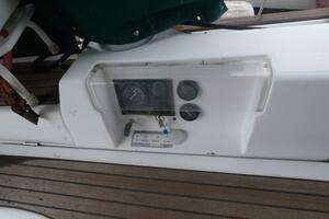 2004 Beneteau 423 thumbnail 14