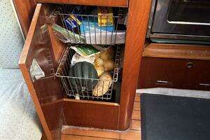 2004 Beneteau 423 thumbnail 36