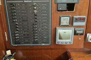 2004 Beneteau 423 thumbnail 28