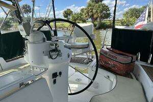 2004 Beneteau 423 thumbnail 9
