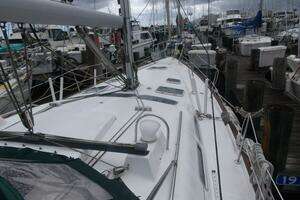 2004 Beneteau 423 thumbnail 4