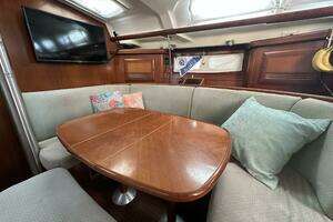 2004 Beneteau 423 thumbnail 21