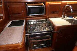 2004 Beneteau 423 thumbnail 32