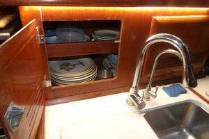 2004 Beneteau 423 thumbnail 34