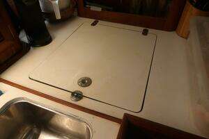 2004 Beneteau 423 thumbnail 37