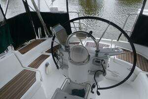2004 Beneteau 423 thumbnail 10