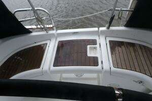 2004 Beneteau 423 thumbnail 16