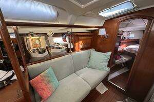 2004 Beneteau 423 thumbnail 24
