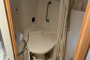 1997 Sea Ray Sundancer thumbnail 32
