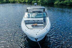 2022 Cruisers Yachts GLS OB thumbnail 5