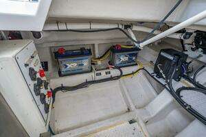 2022 Cruisers Yachts GLS OB thumbnail 34