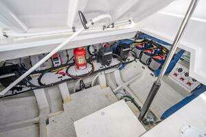 2022 Cruisers Yachts GLS OB thumbnail 17