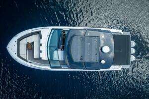 2022 Cruisers Yachts GLS OB thumbnail 32