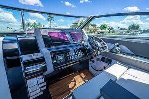 2022 Cruisers Yachts GLS OB thumbnail 18