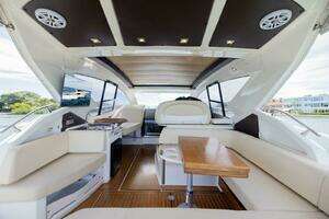 2014 Cranchi M 44 HT thumbnail 3