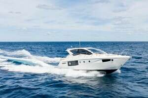 2014 Cranchi M 44 HT thumbnail 1
