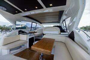2014 Cranchi M 44 HT thumbnail 6