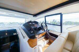 2014 Cranchi M 44 HT thumbnail 9