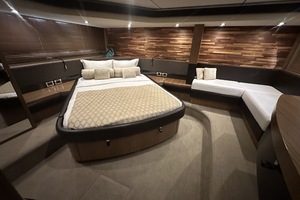 59FT (17.98M) SEA RAY