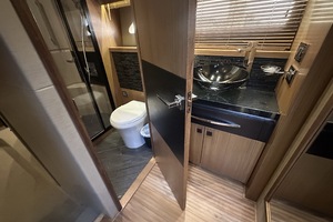 59FT (17.98M) SEA RAY