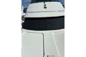2004 Carver 466 Motor Yacht thumbnail 28