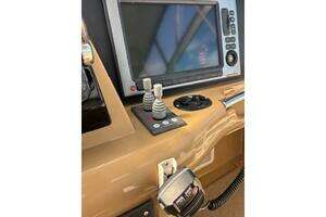 2004 Carver 466 Motor Yacht thumbnail 19