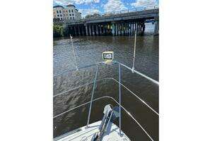 2004 Carver 466 Motor Yacht thumbnail 25